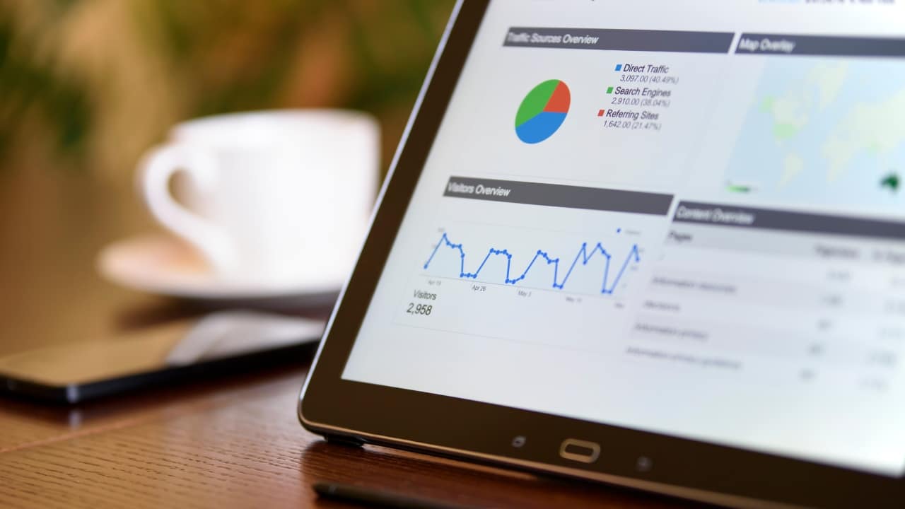 Selamat Tinggal Asumsi: Saatnya Data Mengambil Alih Kemudi Bisnis Anda